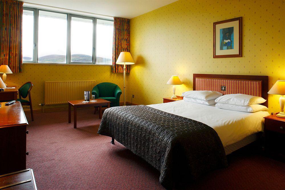 พลาซา โฮเต็ล ทาลา Hotel ทาลเลอ ภายนอก รูปภาพ