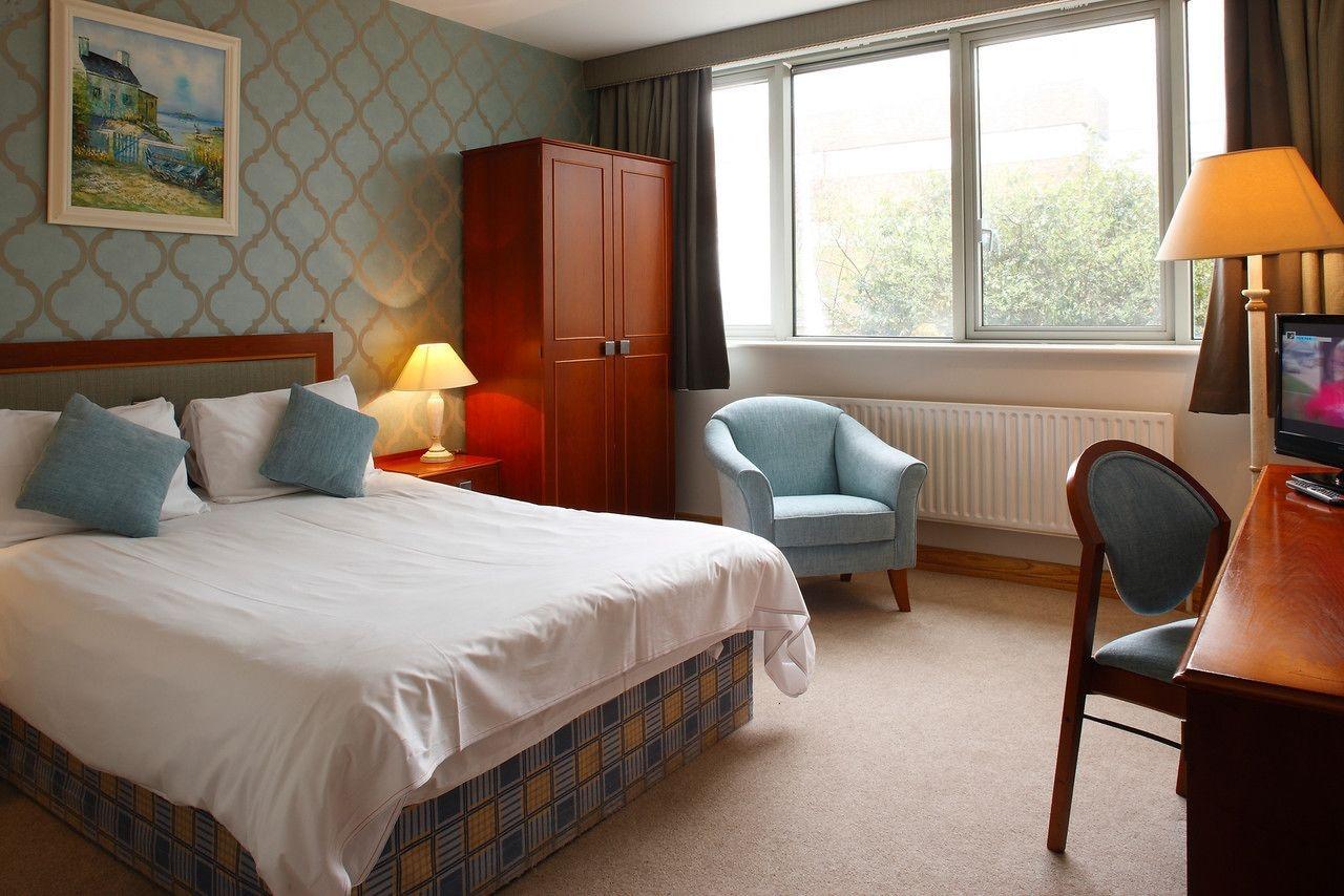 พลาซา โฮเต็ล ทาลา Hotel ทาลเลอ ภายนอก รูปภาพ