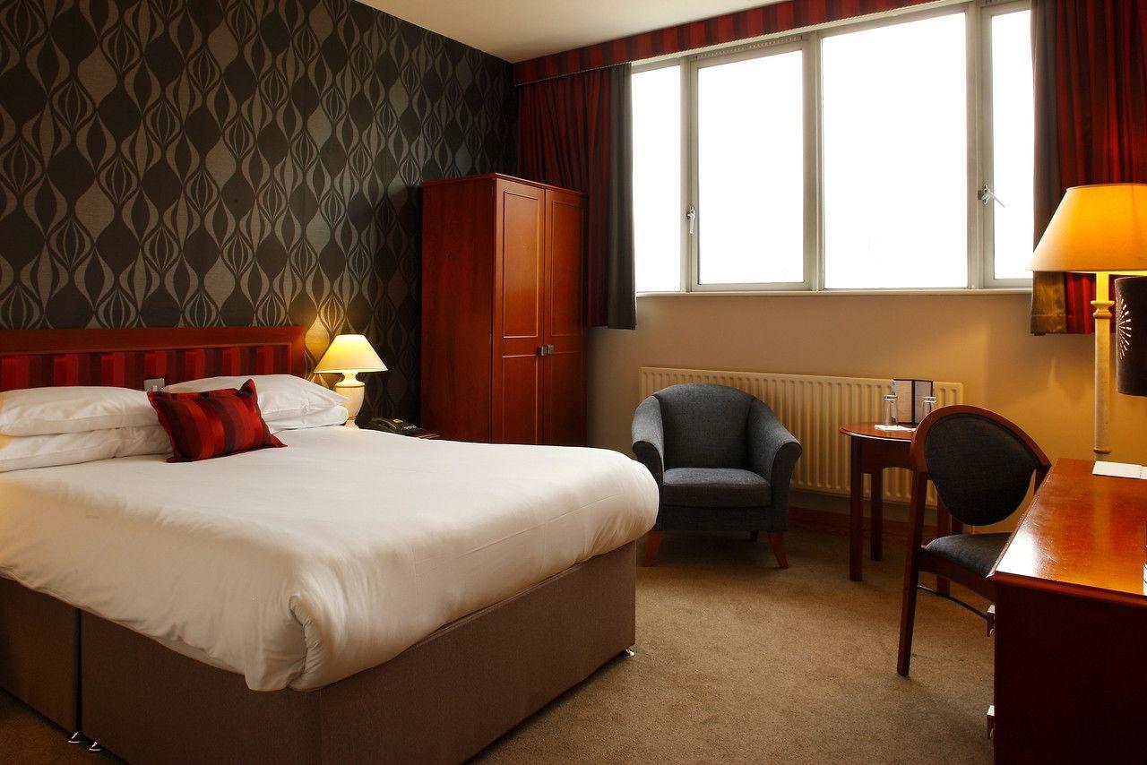 พลาซา โฮเต็ล ทาลา Hotel ทาลเลอ ภายนอก รูปภาพ