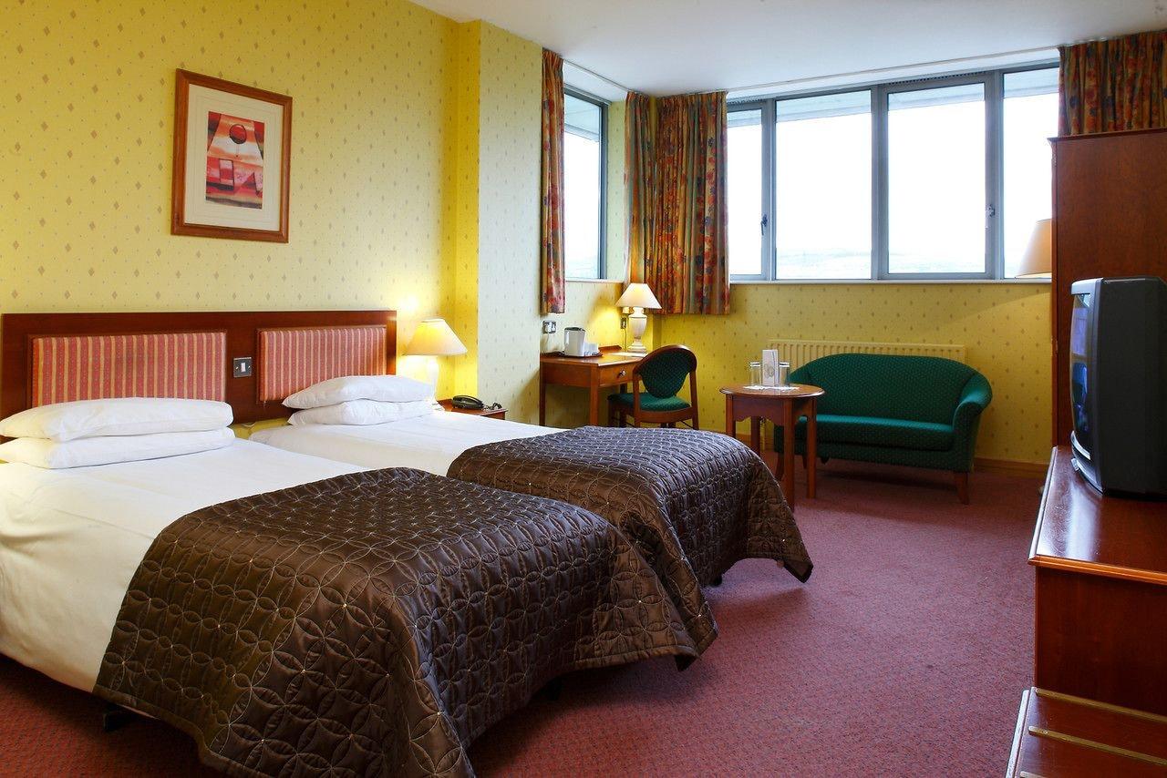 พลาซา โฮเต็ล ทาลา Hotel ทาลเลอ ภายนอก รูปภาพ